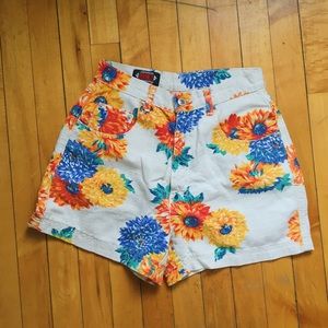 Vintage high-waisted floral sunflower shorts
